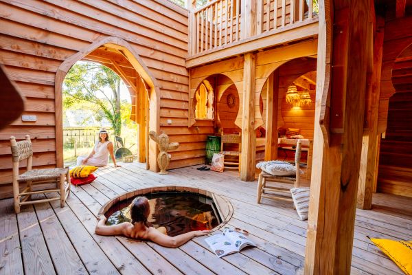 Cabane avec spa privatif riad marocain cabane standing pour séjour bien-être Cabane avec spa privatif riad marocain cabane standing pour séjour bien-être