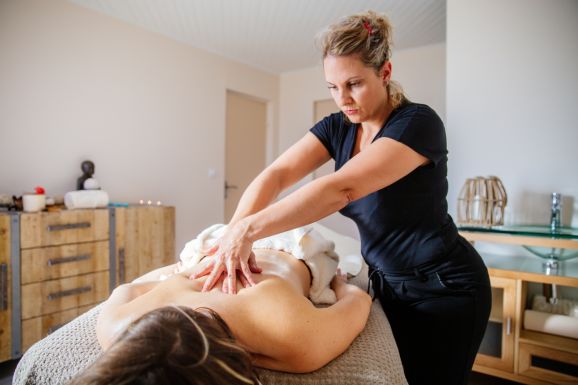 Massage relaxant ou dynamisant dans notre espace bien-être