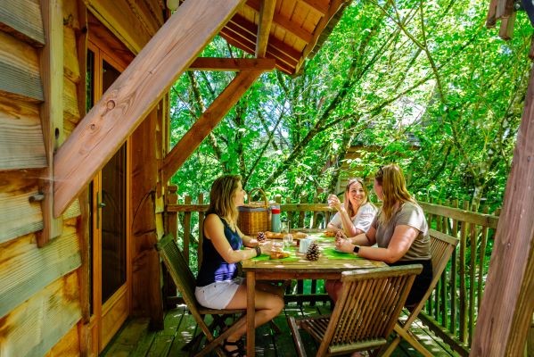 Vacances de Pâques en famille : une aventure insolite au cœur de la nature près de Bordeaux